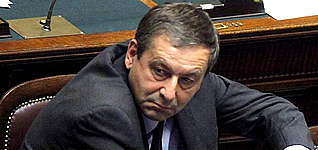 Per la serie "I nostri Figli sono in buone mani": mentre il Profumo fa da palo, il Monti si prepara a svenare...