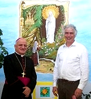 Per la serie "Alla faccia della laicit dello Stato e degli Alunni non cattolici": il Reali col preside della Scuola media statale (?) Corrado Melone di Ladispoli.