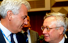 Per la serie "Dai, non guardarmi cos!": il Profumo e il Tremonti.