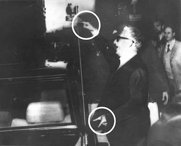 Per la serie "Risposte volgari (ma non bugiarde) alle contestazioni dei Cittadini": le corna di Giovanni Leone, presidente della Repubblica dal 1971 al 1978.