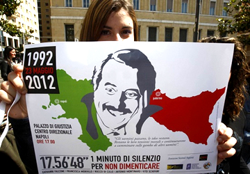 " sempre pi imbarazzante partecipare a cerimonie ufficiali, vedere in prima fila persone la cui condotta emana puzzo di compromesso morale. Se ne restino a casa il 19 luglio, ci facessero la grazia di tacere. Abbiamo processato gli intoccabili, uno stuolo di sepolcri imbiancati che nelle chiese si battono il petto dopo aver partecipato a summit mafiosi, e non ci fermeremo. Sanno che  solo questione di tempo perch un giorno alle porte dei loro lussuosi palazzi suoner il vero Stato" (Roberto Scarpinato, procuratore di Caltanissetta).