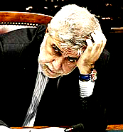 Per la serie "Cosa non si farebbe, avvicinandosi le elezioni, per apparire sui giornali come dei gran lavoratori": il Portas e il Santagata.