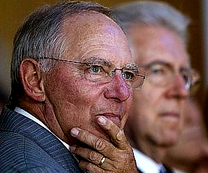 Per la serie "Neonazisti finanziari al potere": lo Schaeuble, il Monti e la loro caratteristica fissit.