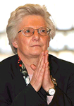 Per la serie "Compagni di meditazioni": Cicchitto, Lupi, Binetti, Schifani, Alfano, Alemanno e Fisichella (sopra) e Livia Turco sotto.