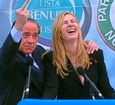 Vuol portare con s in Europa il vento di Berlusconi? Pazienza. Ma almeno non si porti dietro anche il suo dito medio, per favore.