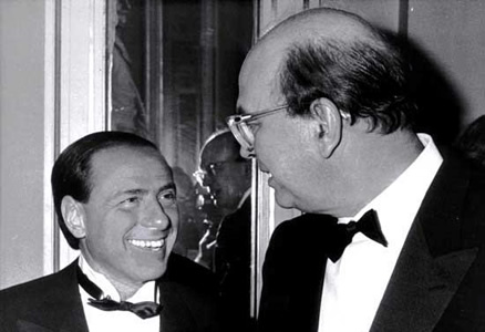 Per la serie: "Quando anche il Berlusconi doveva sorridere come oggi certuni sorridono a lui".