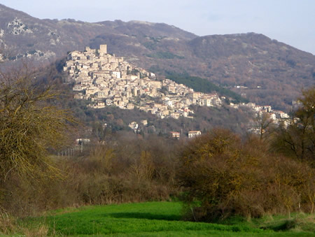 Clicca qui per fare una Passeggiata a Pereto in 210 immagini una pi bella dellaltra!