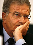 Per la serie "Compagni di meditazioni": Cicchitto, Lupi, Binetti, Schifani, Alfano, Alemanno e Fisichella (sopra) e Livia Turco sotto.