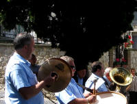 La Repubblica Italiana degnamente festeggiata dalla Banda di Anticoli Corrado la mattina del 2 giugno 2010 (alla faccia ― brutta ― di chi vorrebbe farla a pezzi).