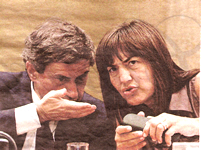 Per la serie "Mani sulle bocche e bocche nelle mani": Alemanno e Polverini.