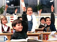 BASTA BOTTE AI BAMBINI! Invia una mail a scuolanticoli@katamail.com scrivendo "BASTA BOTTE AI BAMBINI!" seguito da nome, cognome e professione, oppure aderisci su Facebook al gruppo "Basta Botte ai Bambini!": mettiti coi non picchiatori, non restare con chi non firmer�!