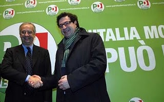 Per la serie "Mani pulite": la destra del destro Veltroni nella destra del destro Calearo.